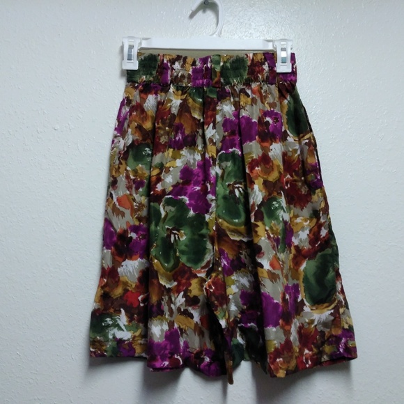Vintage 100% silk shorts - Picture 5 of 6